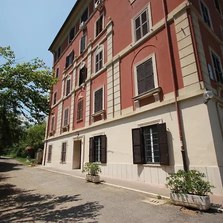 San Peter Vatican Quiet And Lovely *